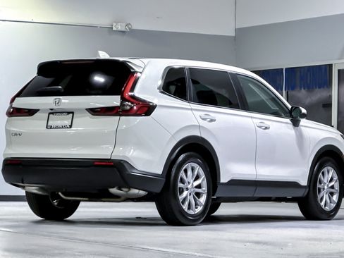 Used 2025 Honda CR-V EX image 9