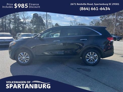 Used 2017 Kia Sorento L image 6