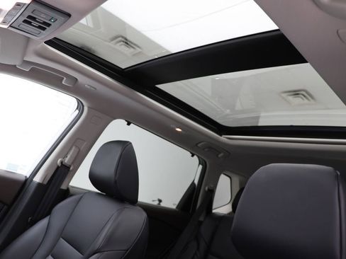 Used 2023 Nissan Rogue SV w/ SV Premium Package image 17