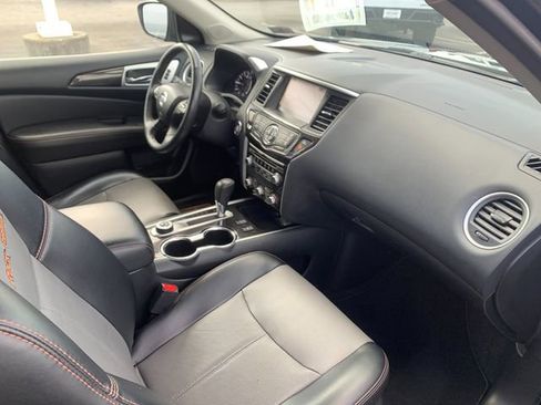 Used 2020 Nissan Pathfinder SL image 18