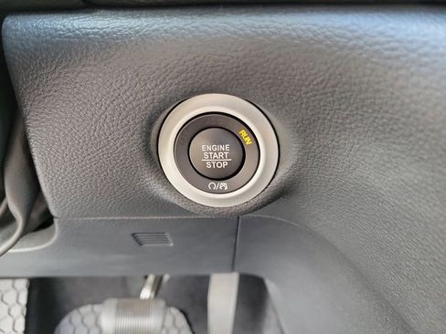 Used 2022 Chrysler Pacifica Touring-L w/ S Appearance Package image 37