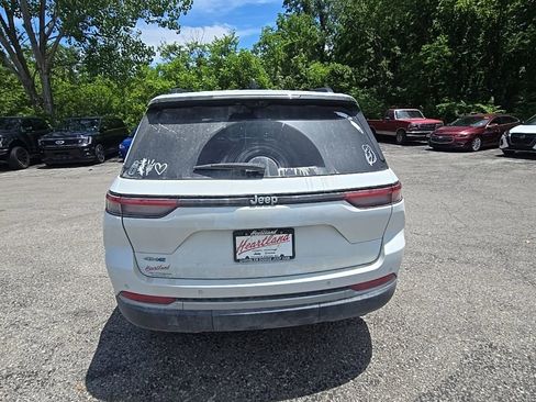 Used 2022 Jeep Grand Cherokee Limited 4xe w/ Luxury Tech Group II AWD/4WD image 6