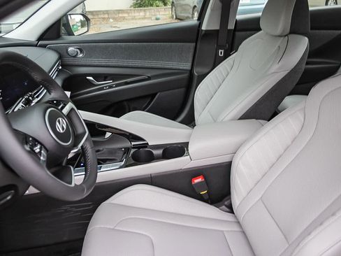 New 2025 Hyundai Elantra Limited image 20