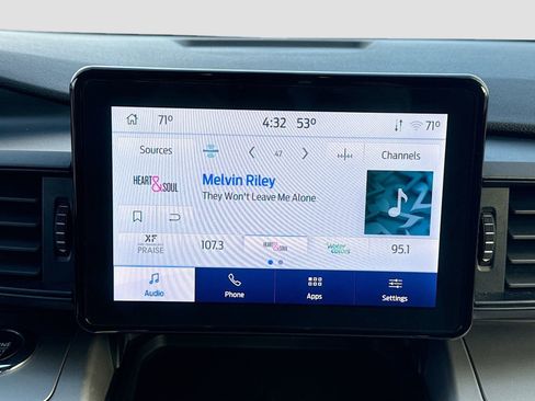 Certified 2022 Ford Explorer XLT image 13