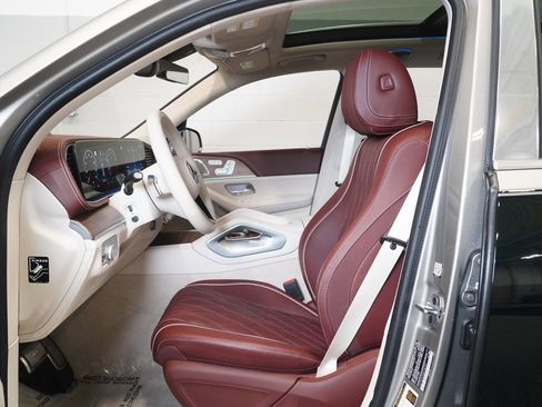 Certified 2024 Mercedes-Benz Maybach GLS 600 4MATIC image 11