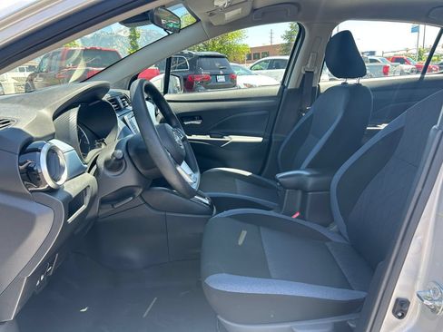 Used 2025 Nissan Versa SV FWD image 23