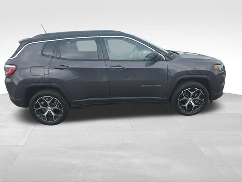 Used 2024 Jeep Compass Limited AWD/4WD image 7
