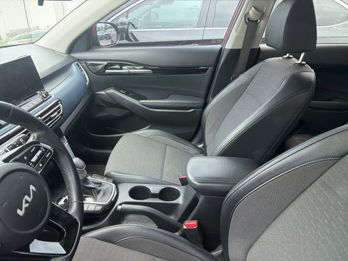 Used 2022 Kia Seltos S FWD image 6