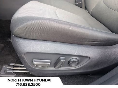 Used 2025 Toyota RAV4 XLE image 30