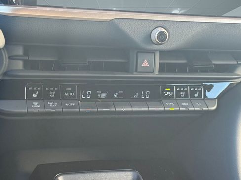 Used 2025 Toyota Crown XLE image 17