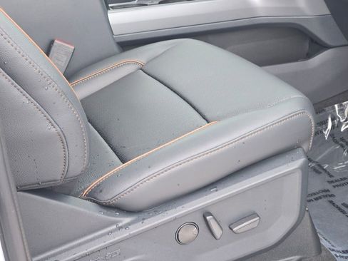 New 2026 Ford F250 Lariat w/ Black Appearance Package image 6