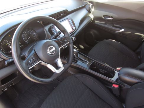 Used 2023 Nissan Kicks SV image 15