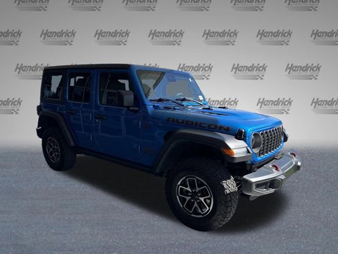 Used 2025 Jeep Wrangler Unlimited Rubicon AWD/4WD image 2