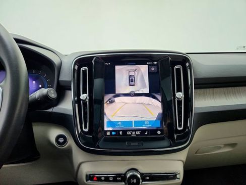 Certified 2024 Volvo XC40 B5 Plus w/ Climate Package image 24