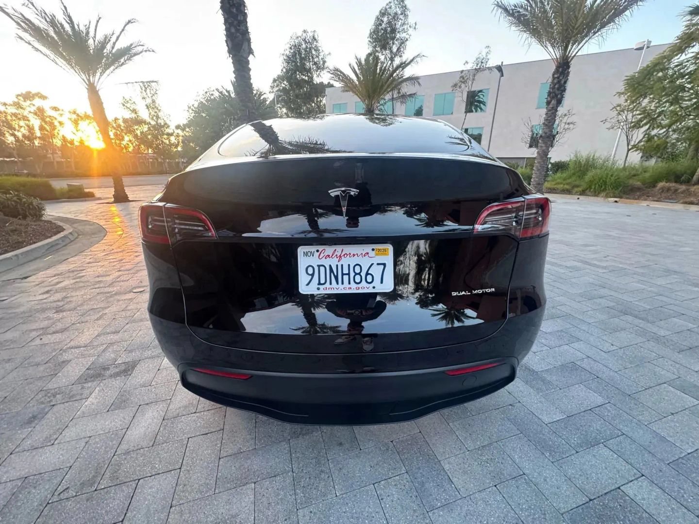 Used 2024 Tesla Model Y Long Range AWD/4WD image 7