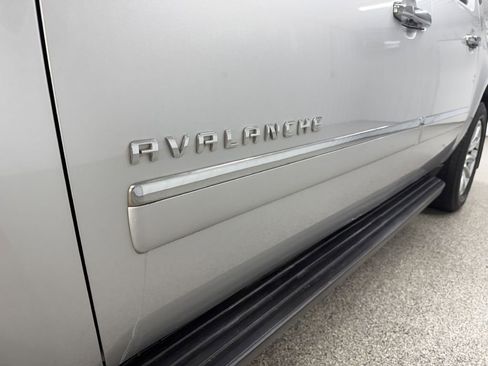 Used 2013 Chevrolet Avalanche LTZ image 8