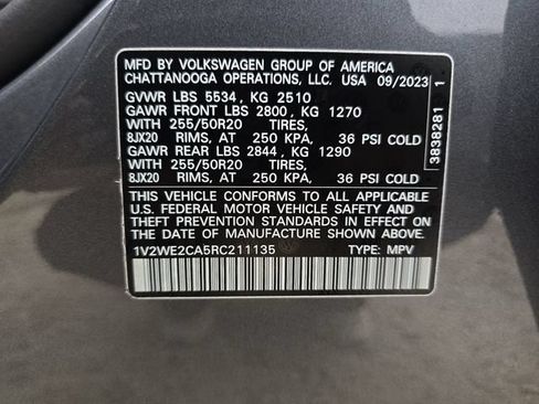 Used 2024 Volkswagen Atlas Cross Sport SE FWD image 32