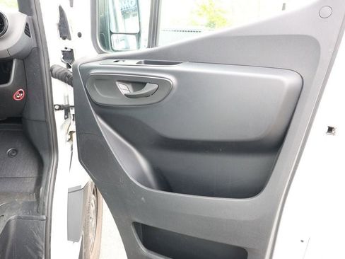 Used 2023 Mercedes-Benz Sprinter 2500 image 24