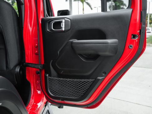 Used 2024 Jeep Wrangler Willys image 38