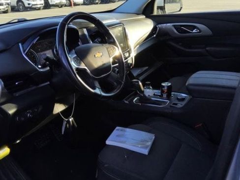 Used 2020 Chevrolet Traverse LT image 9