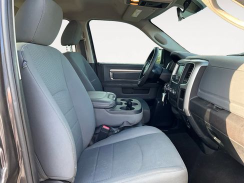 Used 2018 RAM 1500 Classic SLT image 17