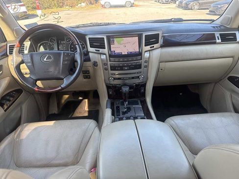 Used 2013 Lexus LX 570 4WD image 10