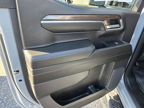 Used 2024 Chevrolet Silverado 1500 LT Trail Boss w/ Convenience Package II image 39