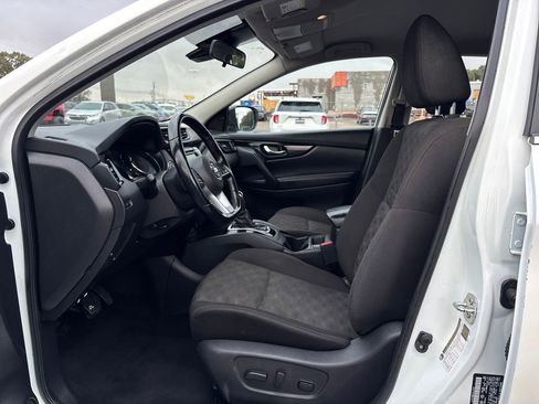 Used 2021 Nissan Rogue Sport SV image 13