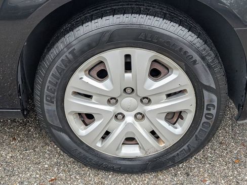 Used 2018 Dodge Grand Caravan SE image 19