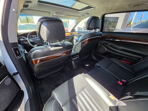 Used 2017 Genesis G90 3.3T Premium RWD image 11