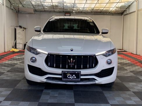 Used 2017 Maserati Levante S AWD/4WD image 2