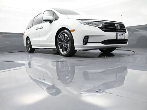 Used 2024 Honda Odyssey Elite image 32