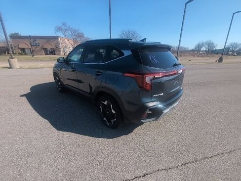 Used 2024 Kia Seltos EX image 5