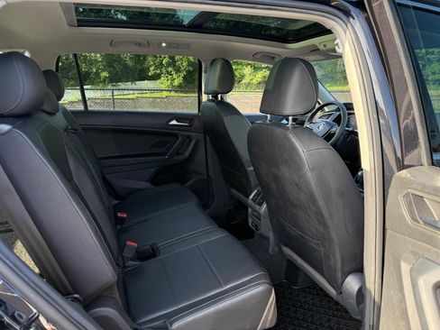 Used 2020 Volkswagen Tiguan SEL w/ Tiguan Three-Row MDO Package image 10