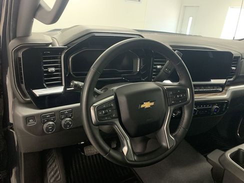 Used 2023 Chevrolet Silverado 1500 LT AWD/4WD image 13