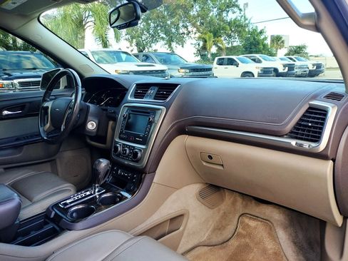 Used 2013 GMC Acadia Denali image 25