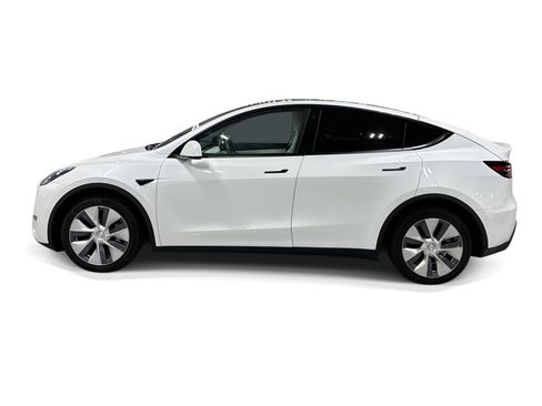 Certified 2021 Tesla Model Y Long Range AWD/4WD image 3
