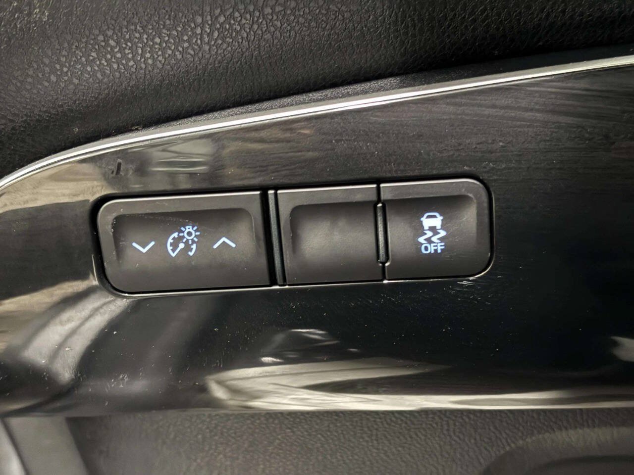 Used 2016 Toyota Prius Two FWD image 27