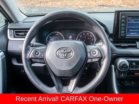 Used 2021 Toyota RAV4 LE image 17