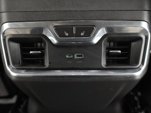 Used 2023 GMC Sierra 1500 SLT AWD/4WD image 30