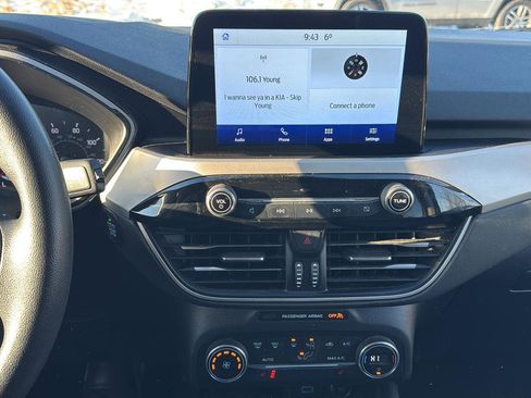 Used 2020 Ford Escape SE image 14