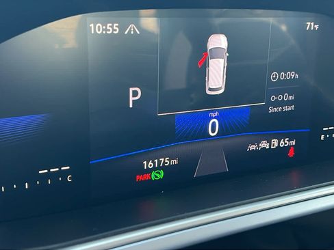 Used 2025 Volkswagen Taos SE w/ Panoramic Sunroof Package image 21