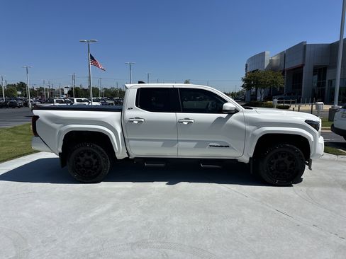 Used 2025 Toyota Tacoma SR5 RWD image 11