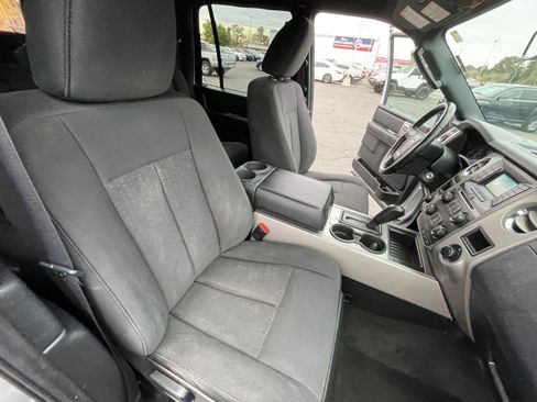 Used 2017 Ford Expedition EL XLT image 27