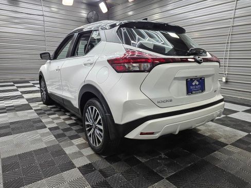 Used 2024 Nissan Kicks SV FWD image 8