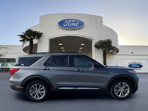 Certified 2021 Ford Explorer XLT w/ Equipment Group 202A AWD/4WD image 5