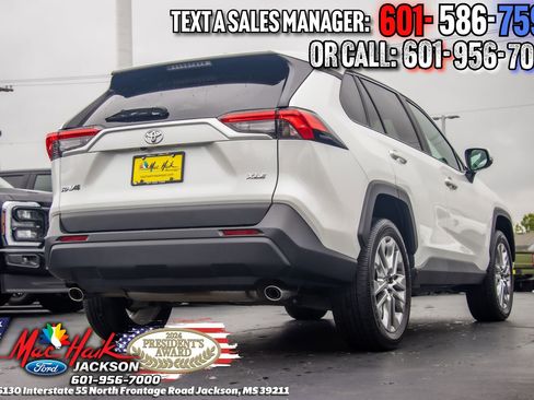 Used 2024 Toyota RAV4 XLE Premium FWD image 5