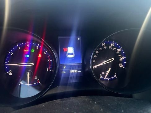 Used 2020 Toyota C-HR XLE FWD image 13