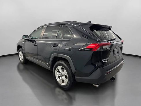 Used 2020 Toyota RAV4 XLE w/ Convenience Package image 7