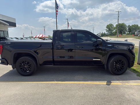 Used 2023 GMC Sierra 1500 Elevation w/ X31 Off-Road Package AWD/4WD image 2